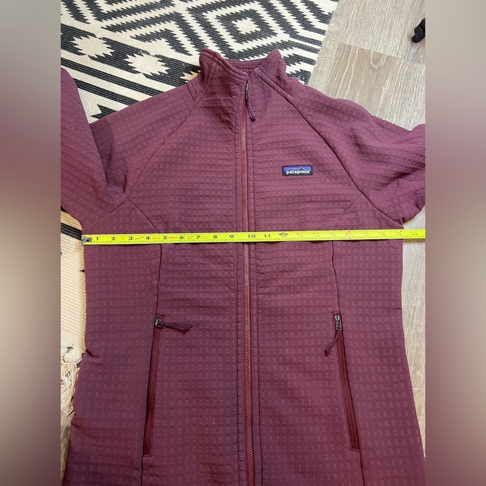 Patagonia Women's R2® TechFace Jacket Size Medium - Picture 8 of 10